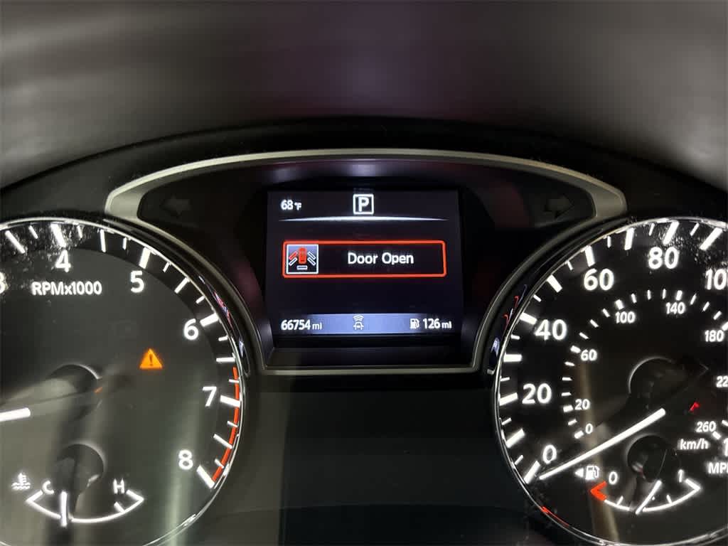 Thumbnail: 2018 Nissan Altima - 18