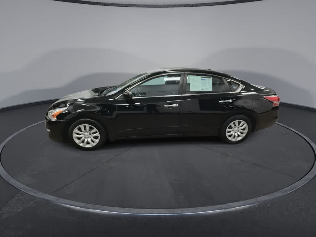 Thumbnail: 2015 Nissan Altima - 5