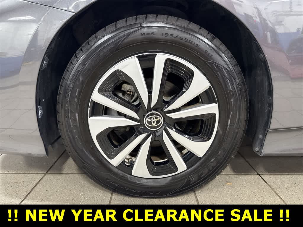 Thumbnail: 2017 Toyota Prius Prime - 10