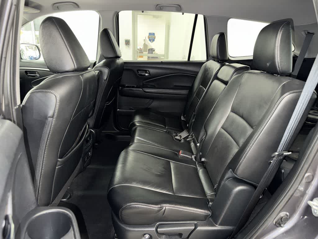 Thumbnail: 2019 Honda Pilot - 17