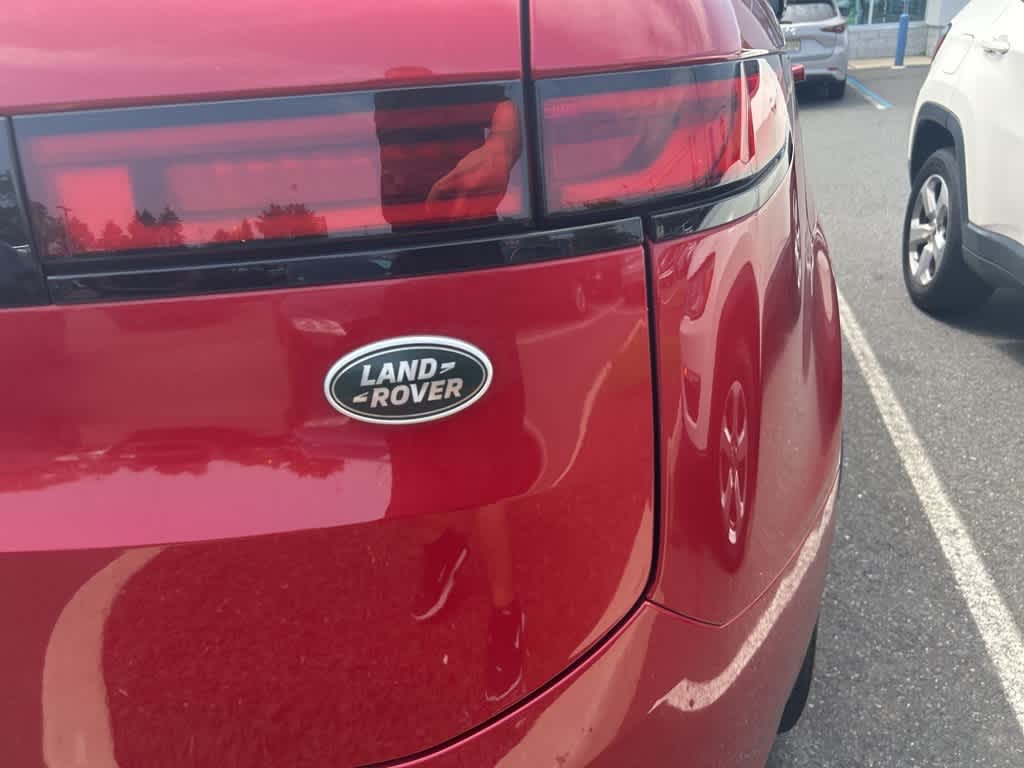 Thumbnail: 2023 Land Rover Range Rover Sport - 17