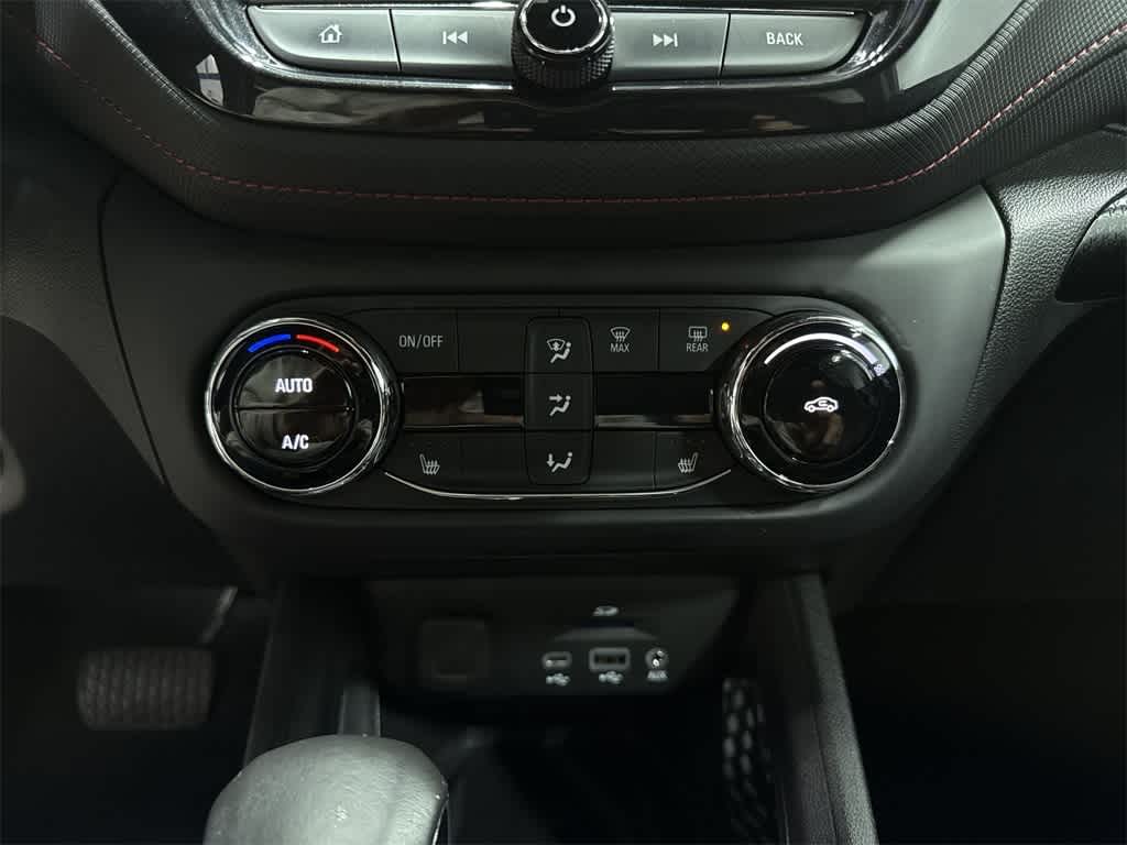 Thumbnail: 2022 Chevrolet TrailBlazer - 21