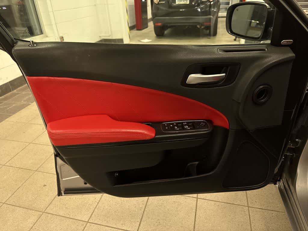 Thumbnail: 2017 Dodge Charger - 29