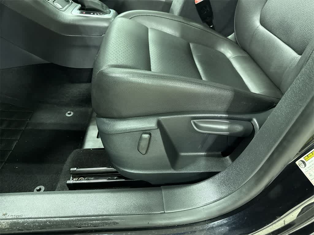 Thumbnail: 2014 Volkswagen Tiguan - 24
