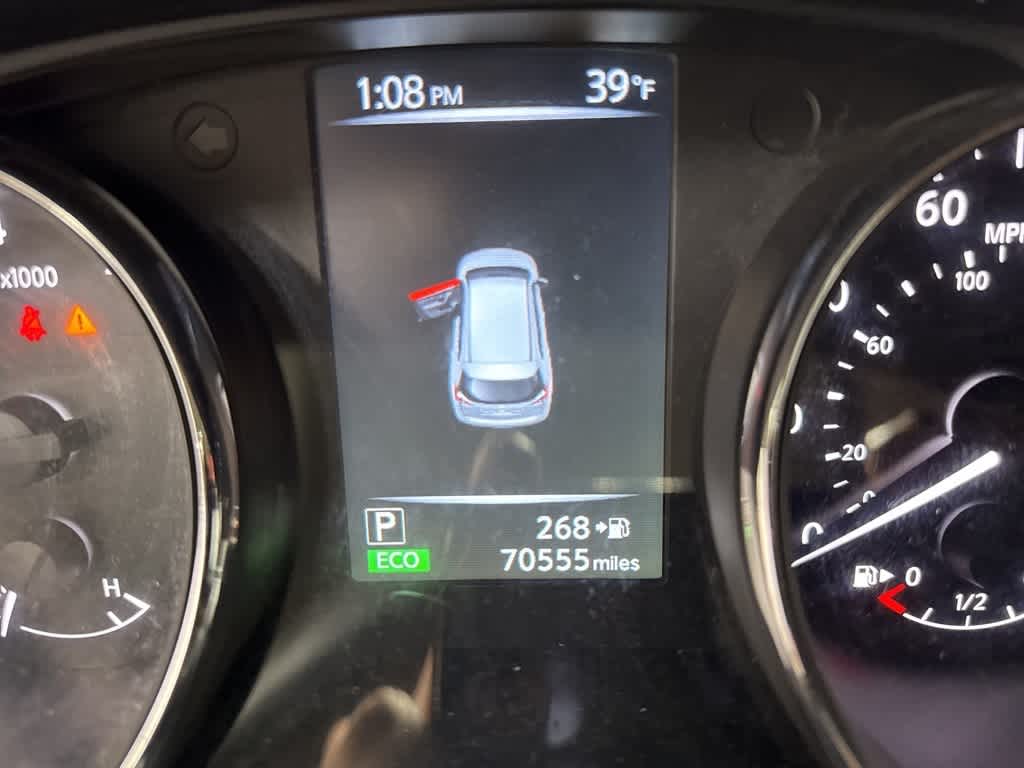 Thumbnail: 2017 Nissan Rogue - 11