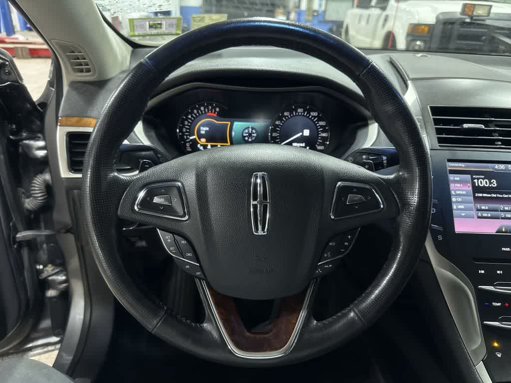 Thumbnail: 2014 Lincoln MKZ - 17