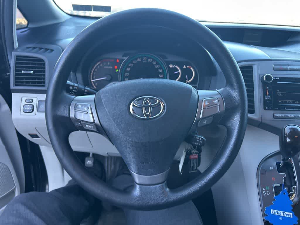 Thumbnail: 2012 Toyota Venza - 18