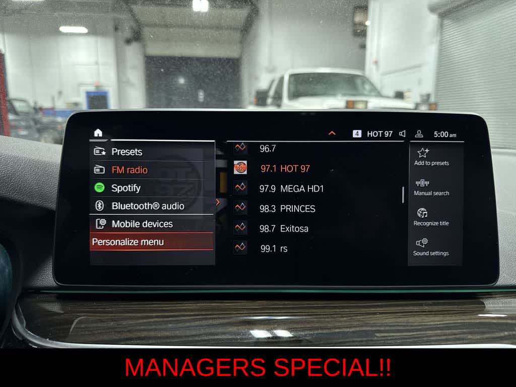 Thumbnail: 2023 BMW 5 Series - 21