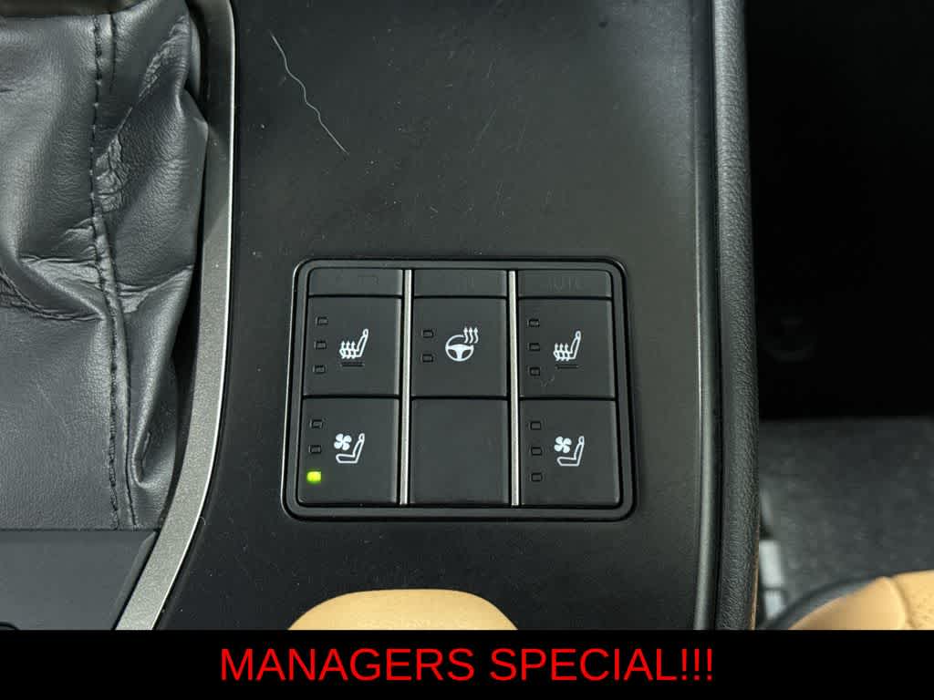 Thumbnail: 2024 Lexus UX - 31