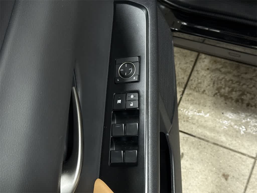 Thumbnail: 2024 Lexus UX - 22