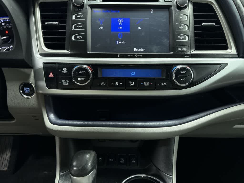 Thumbnail: 2019 Toyota Highlander - 23