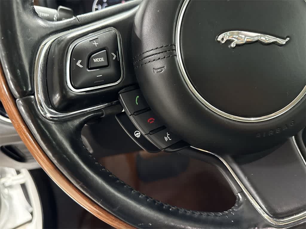 Thumbnail: 2016 Jaguar XJ - 37