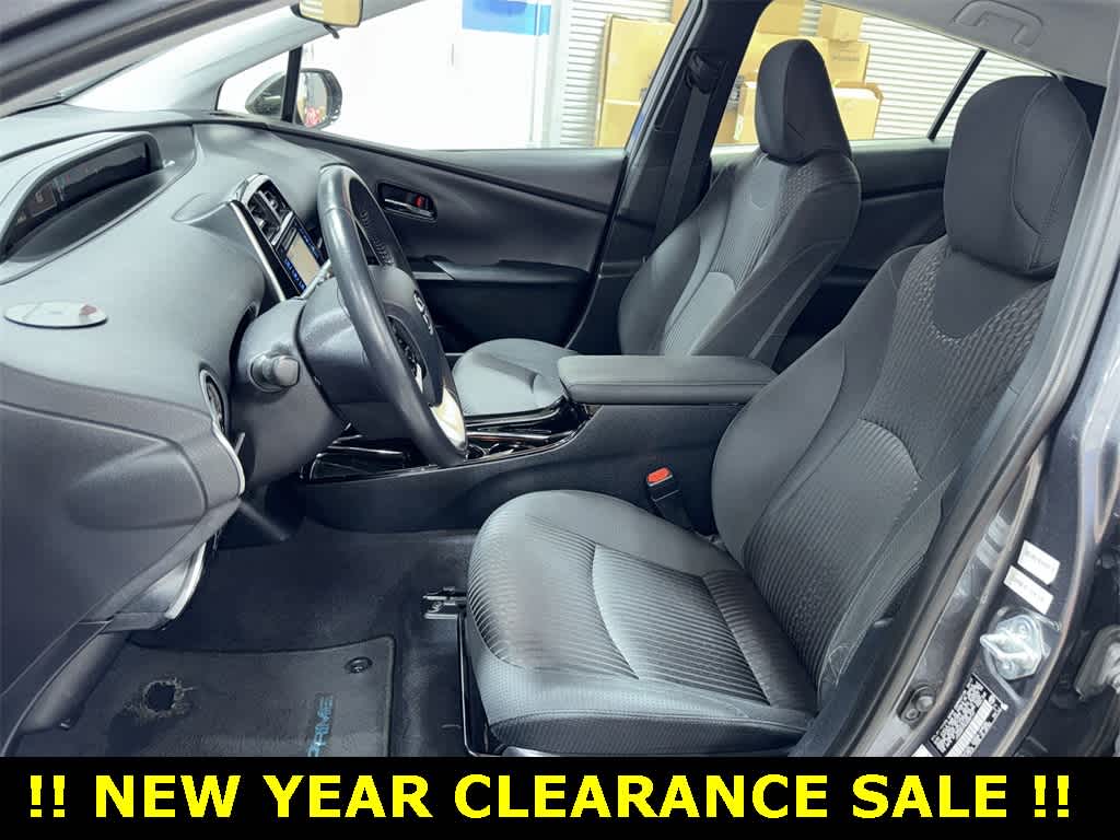 Thumbnail: 2017 Toyota Prius Prime - 15