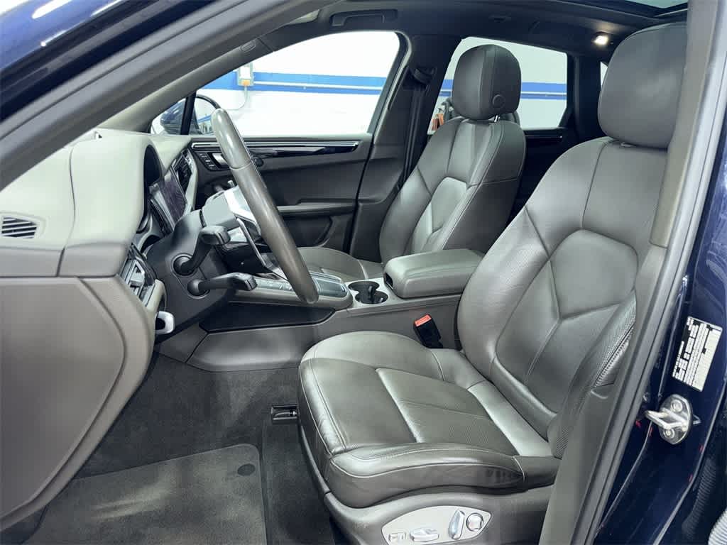 Thumbnail: 2019 Porsche Macan - 15