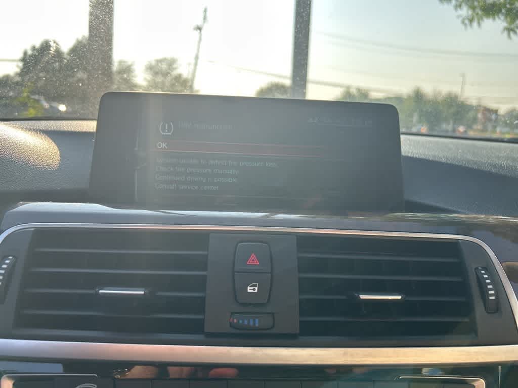 2017 BMW 3 Series 320i xDrive 23