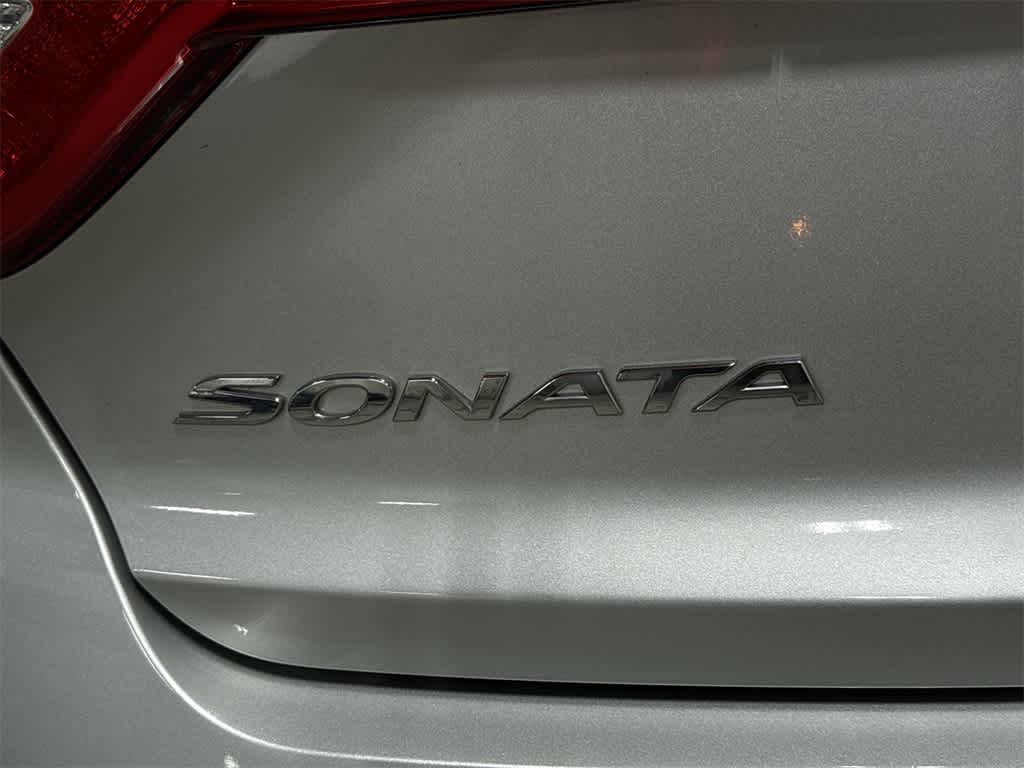 Thumbnail: 2015 Hyundai Sonata - 25
