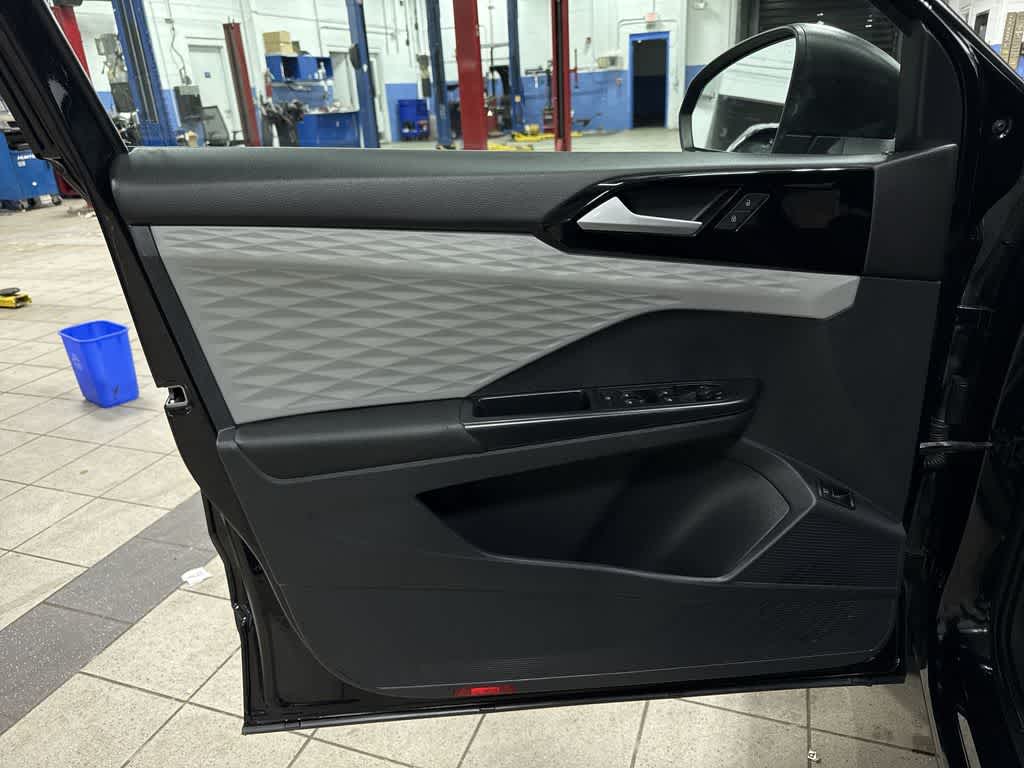 Thumbnail: 2023 Volkswagen Taos - 26