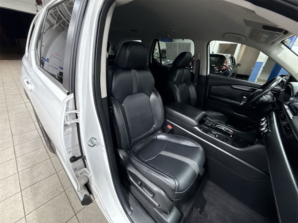 Thumbnail: 2023 Honda Pilot - 16