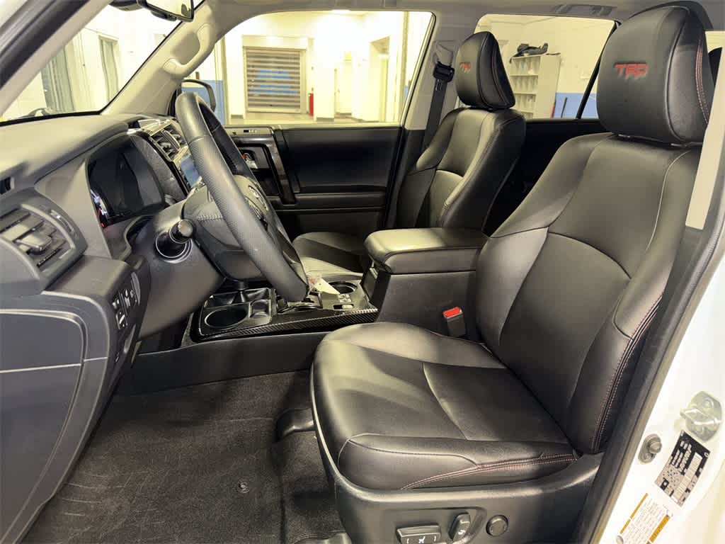 Thumbnail: 2022 Toyota 4Runner - 15