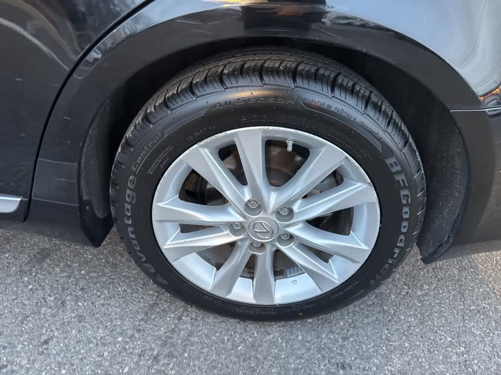 Thumbnail: 2011 Lexus ES - 23