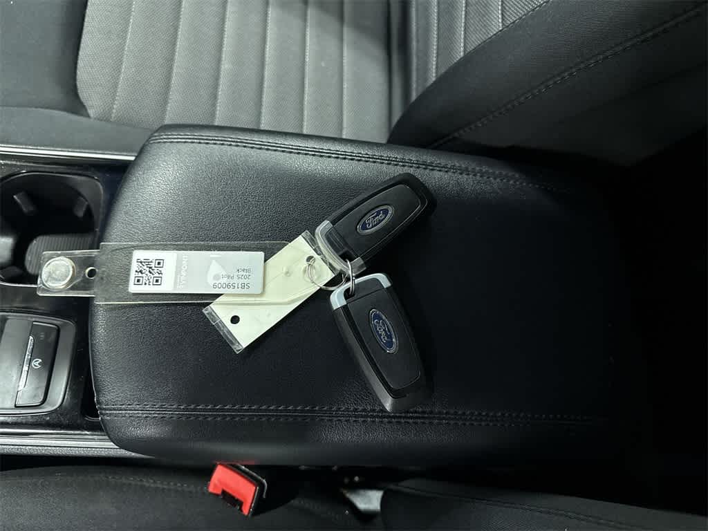 Thumbnail: 2020 Ford Edge - 31