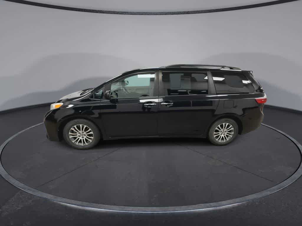 Thumbnail: 2020 Toyota Sienna - 5