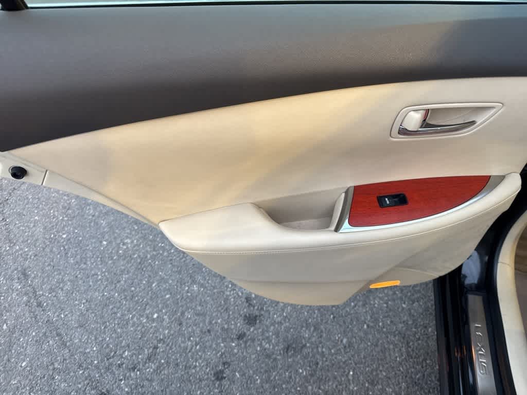 Thumbnail: 2011 Lexus ES - 17