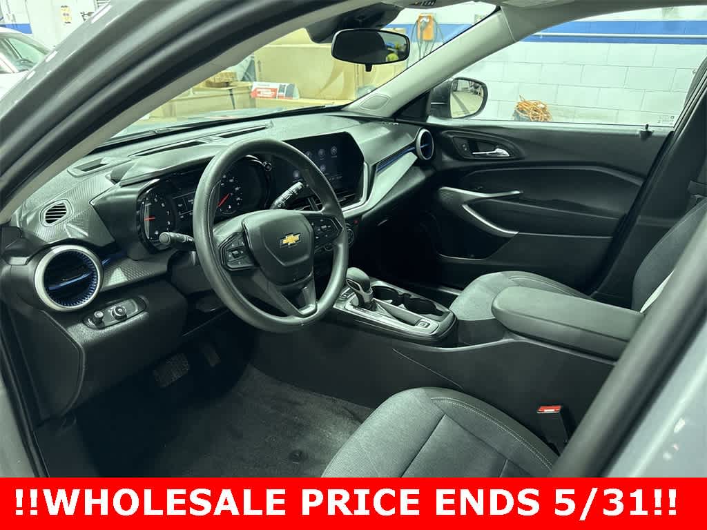 2024 Chevrolet Trax LS 27