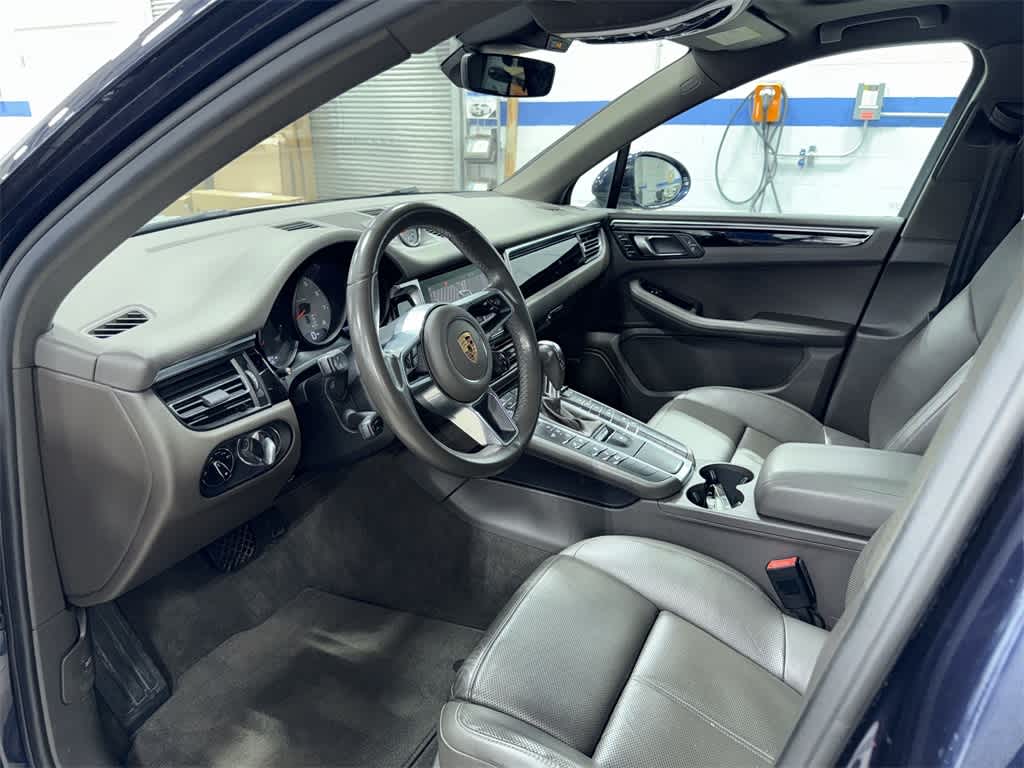 Thumbnail: 2019 Porsche Macan - 32