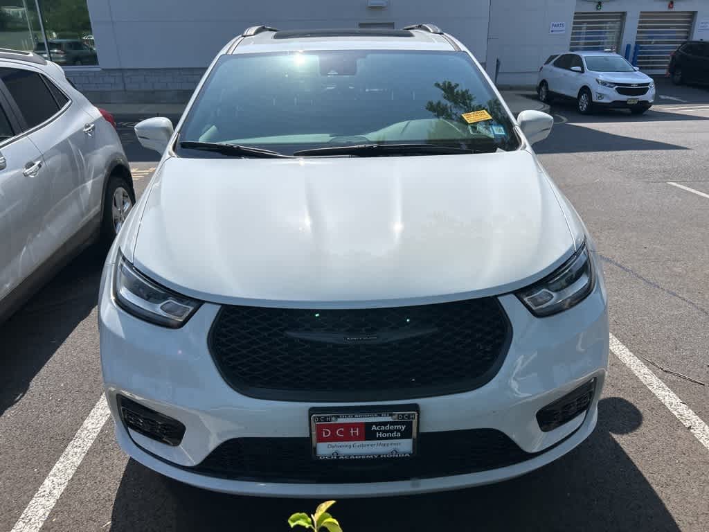 Thumbnail: 2022 Chrysler Pacifica - 2