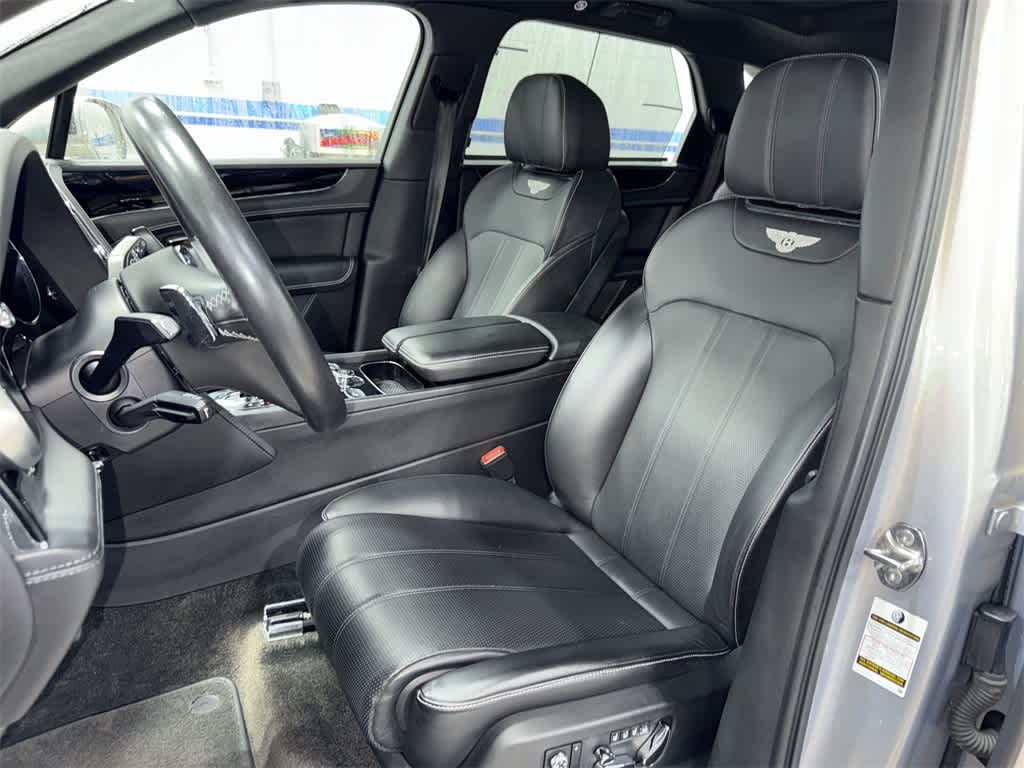 Thumbnail: 2018 Bentley Bentayga - 15