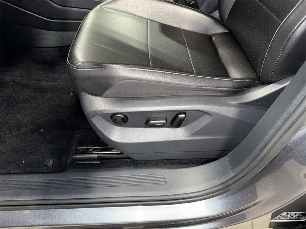 Thumbnail: 2018 Volkswagen Tiguan - 22