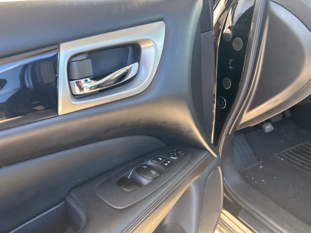 Thumbnail: 2019 Nissan Pathfinder - 15