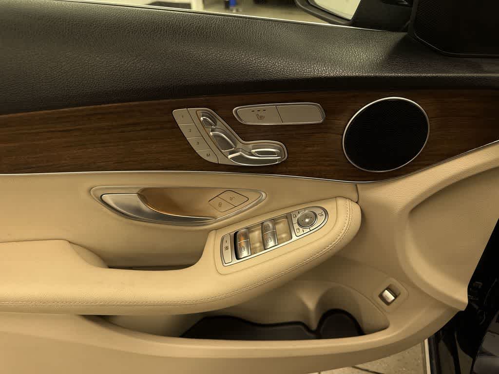 Thumbnail: 2020 Mercedes-Benz C-Class - 22