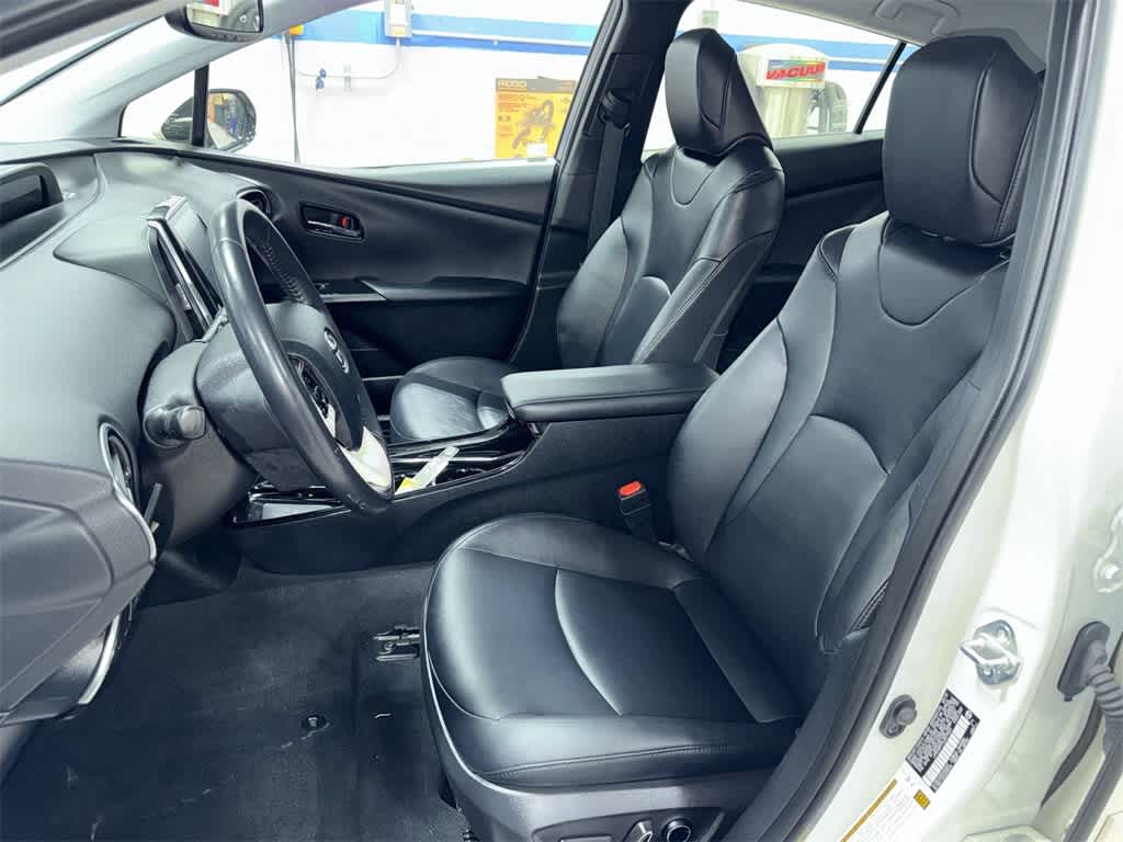 Thumbnail: 2018 Toyota Prius Prime - 15