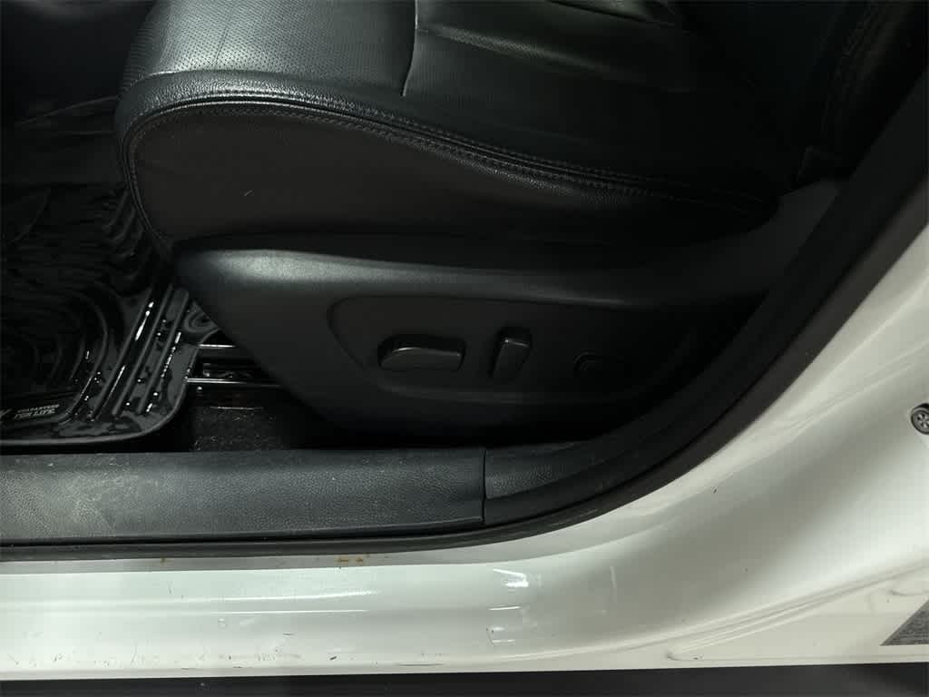 Thumbnail: 2015 Nissan Rogue - 24