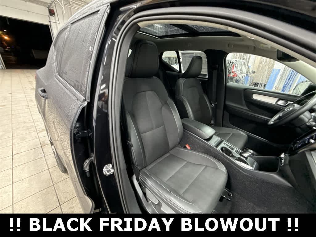 Thumbnail: 2020 Volvo XC40 - 16