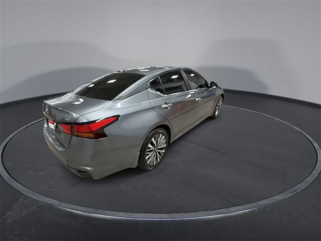 Thumbnail: 2023 Nissan Altima - 8