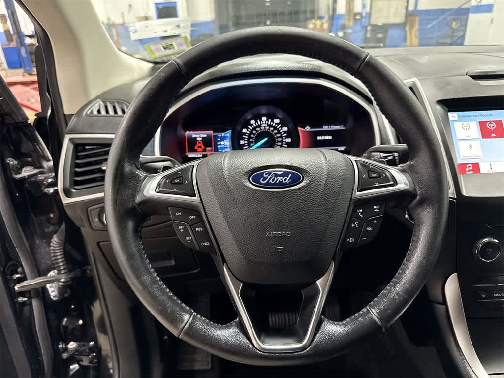 Thumbnail: 2017 Ford Edge - 18