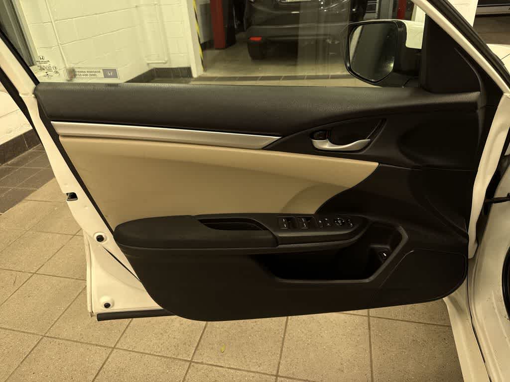 Thumbnail: 2017 Honda Civic - 26