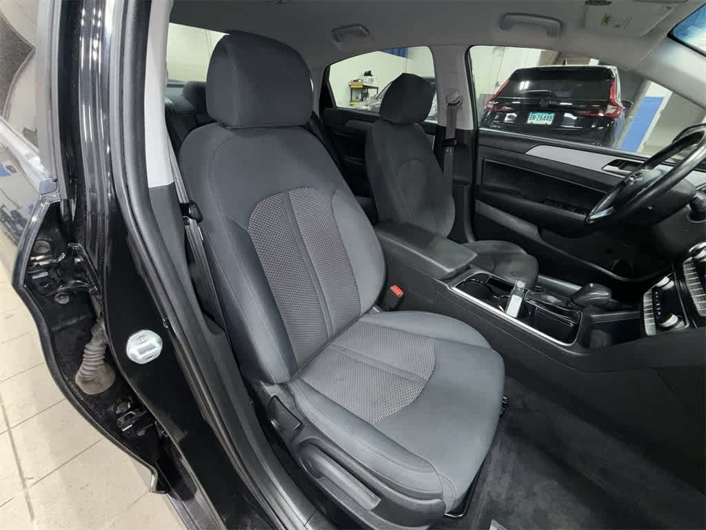 Thumbnail: 2019 Hyundai Sonata - 16