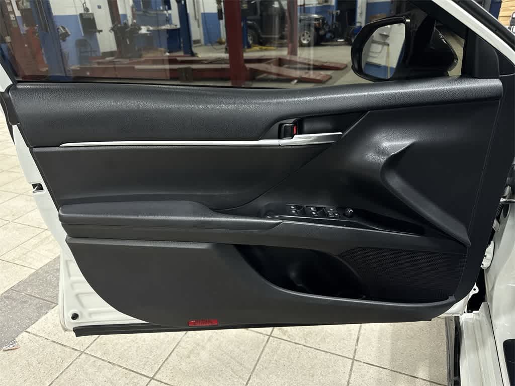 Thumbnail: 2020 Toyota Camry - 29