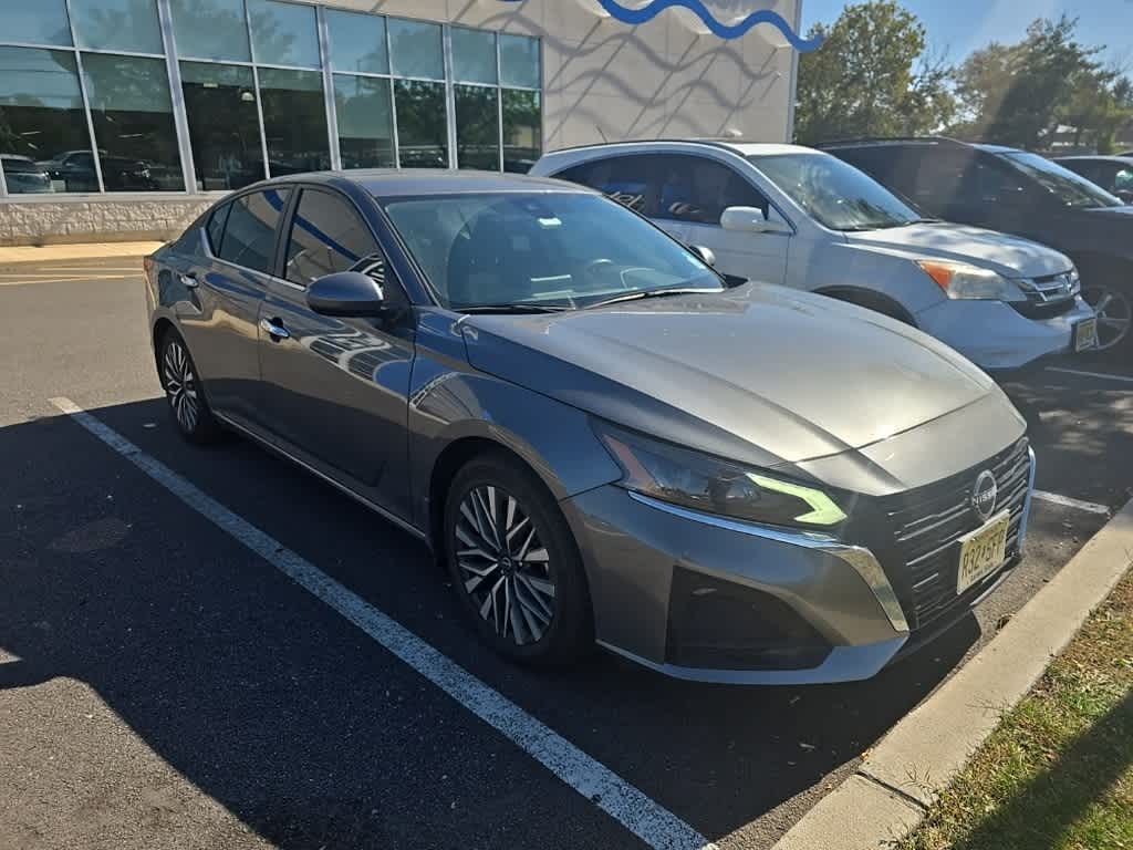 Thumbnail: 2023 Nissan Altima - 3