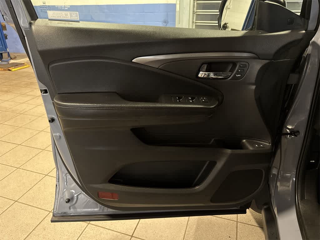 Thumbnail: 2022 Honda Pilot - 32