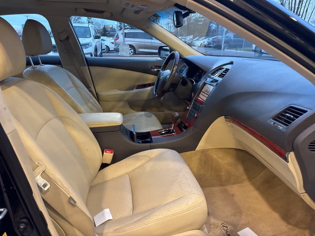 Thumbnail: 2011 Lexus ES - 15