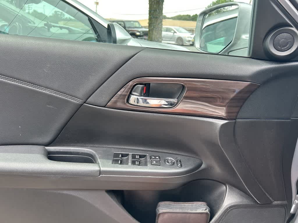Thumbnail: 2016 Honda Accord - 25
