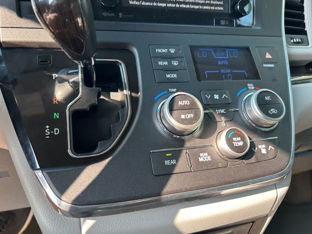 Thumbnail: 2015 Toyota Sienna - 18
