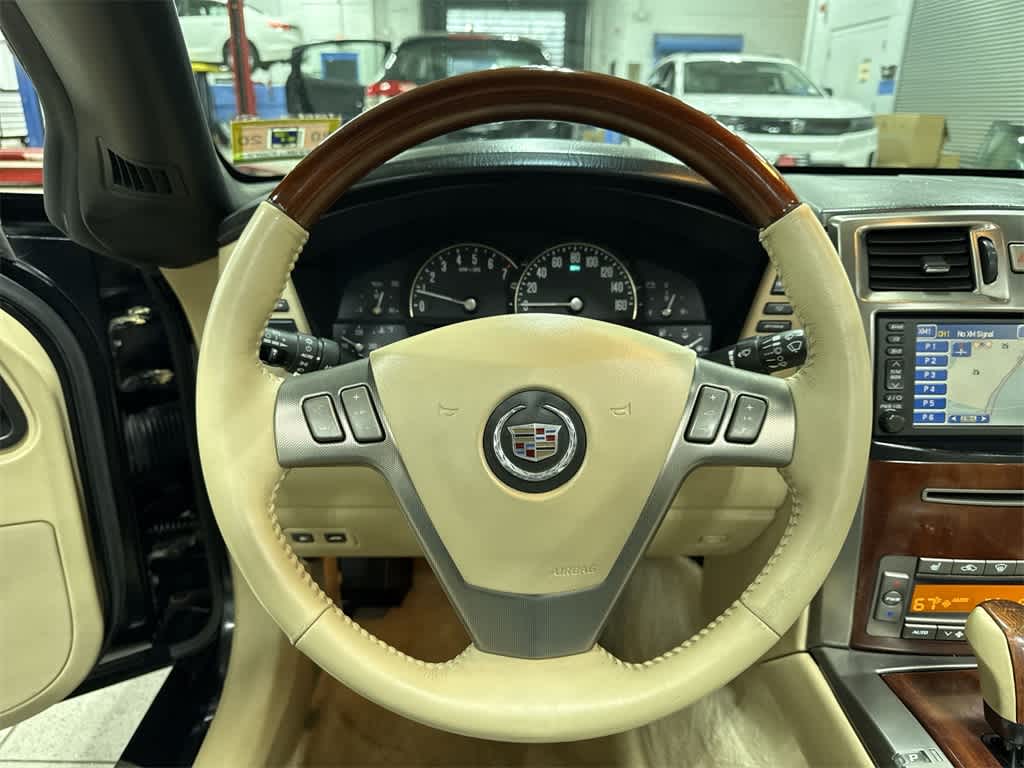 2007 Cadillac XLR Base 17