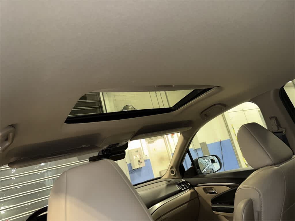 Thumbnail: 2019 Honda Pilot - 25