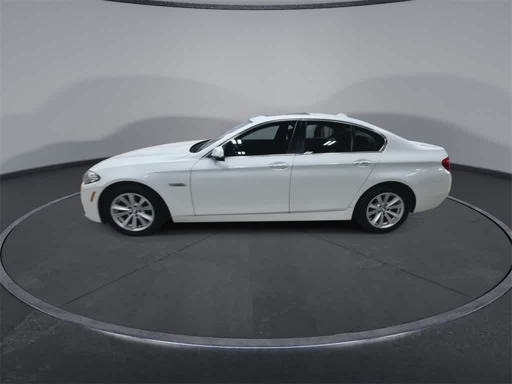 Thumbnail: 2016 BMW 5 Series - 5
